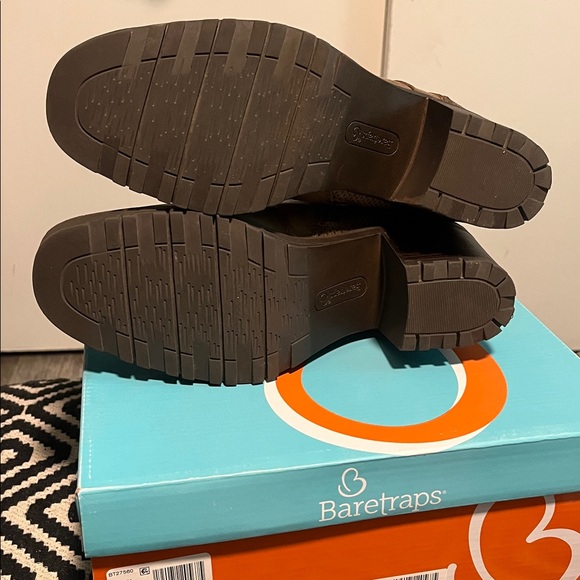 BareTraps Towanda Mushroom Booties with Buckle Detail. Size 8.5 - Picture 11 of 11